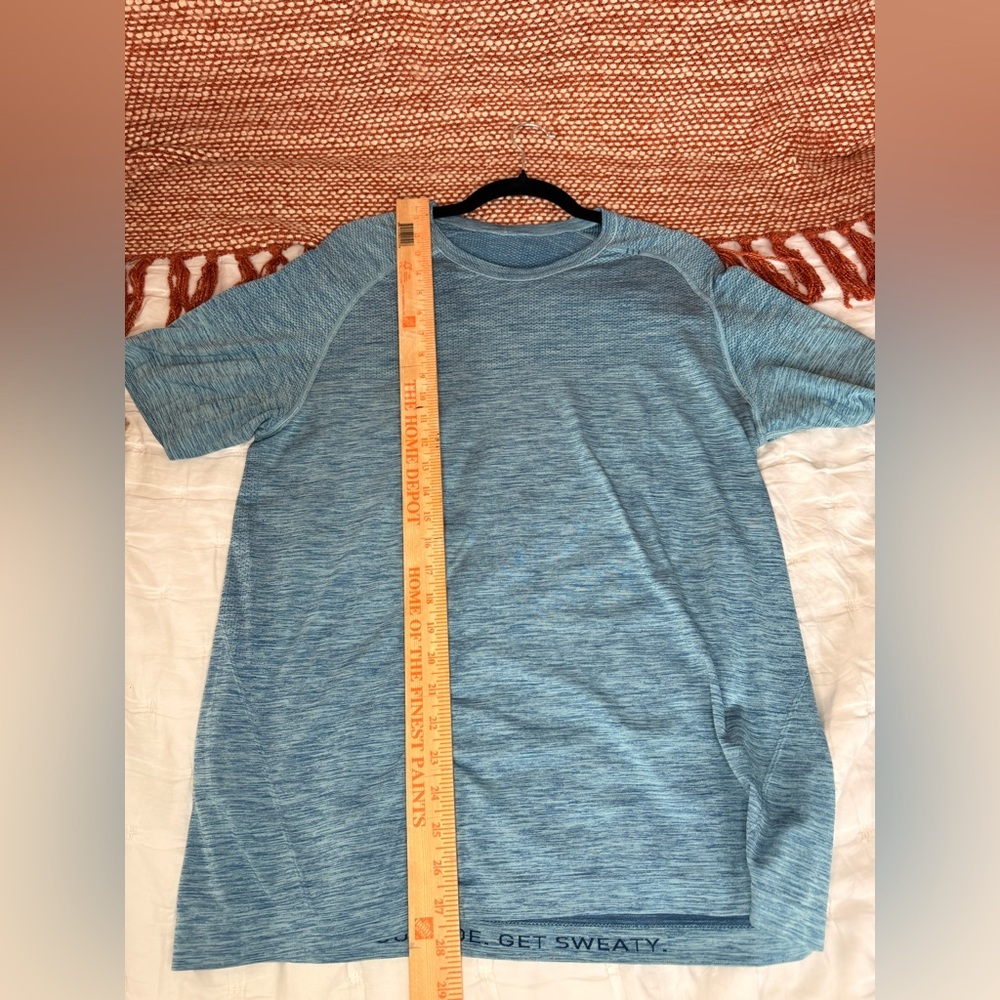 Lululemon Men's Blue Athletic Shirt - Picture 5 of 6